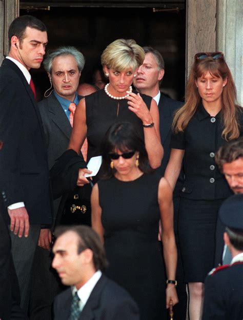 gianni versace grave|gianni versace princess diana.